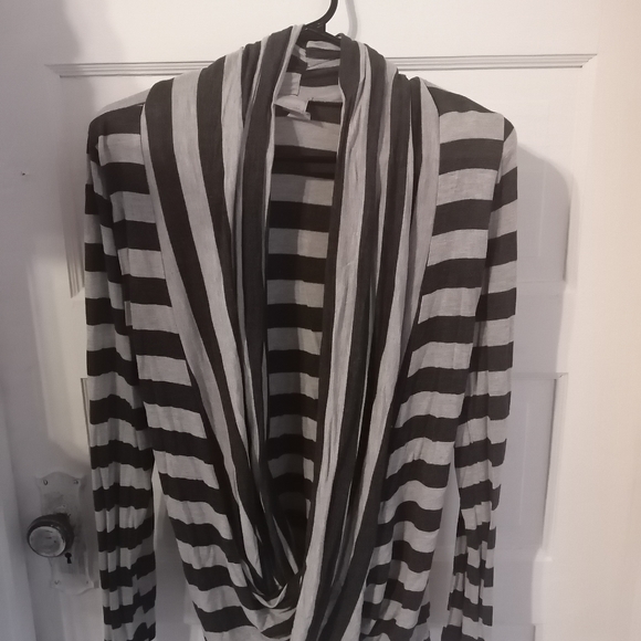 Long Sleeve Blouse - Picture 3 of 4